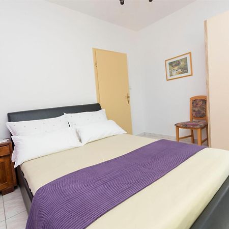 Apartments Glorija Рогозниця Екстер'єр фото