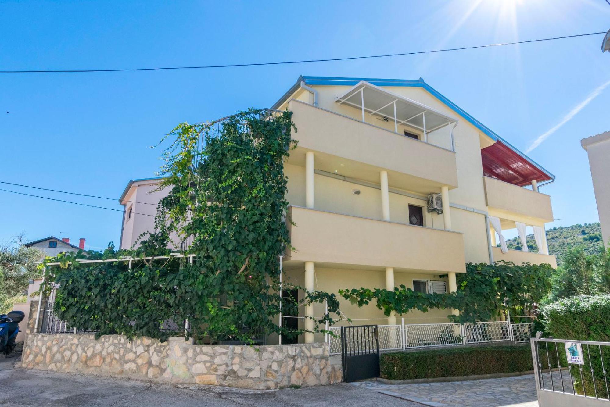 Apartments Glorija Рогозниця Екстер'єр фото